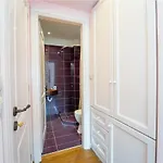 Maisonette Korfes-δύο αυτόνομοι όροφοι πέτρινης βίλας * Карпенисион