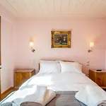 Maisonette Korfes-δύο αυτόνομοι όροφοι πέτρινης βίλας Апартаменты