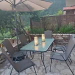 Апартаменты Maisonette Korfes-δύο αυτόνομοι όροφοι πέτρινης βίλας