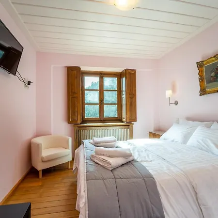 Maisonette Korfes: Two-story For Families And Small Groups Karpenisi