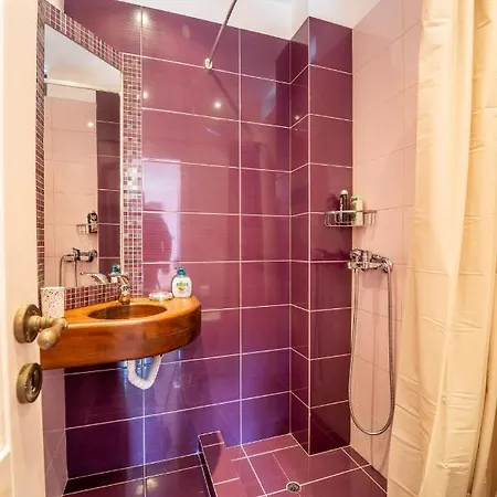 Maisonette Korfes: Two-story For Families And Small Groups *