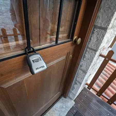 Maisonette Korfes-κορφές δύο αυτόνομοι όρoφοι για οικογένειες και μικρές παρέες Apartment *