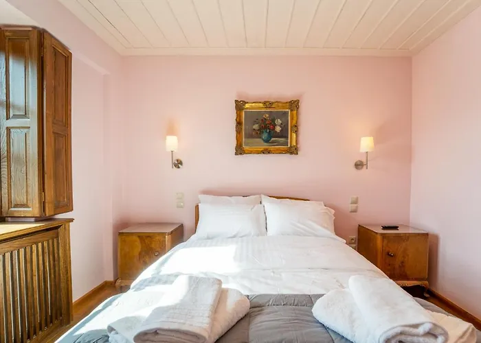 Maisonette Korfes: Two-story For Families And Small Groups Apartment